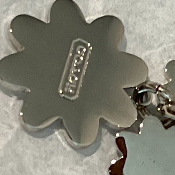 Adorable Daisy Chain White Yellow Silver Key Chain / Fob Purse Charm - Picture 5 of 5